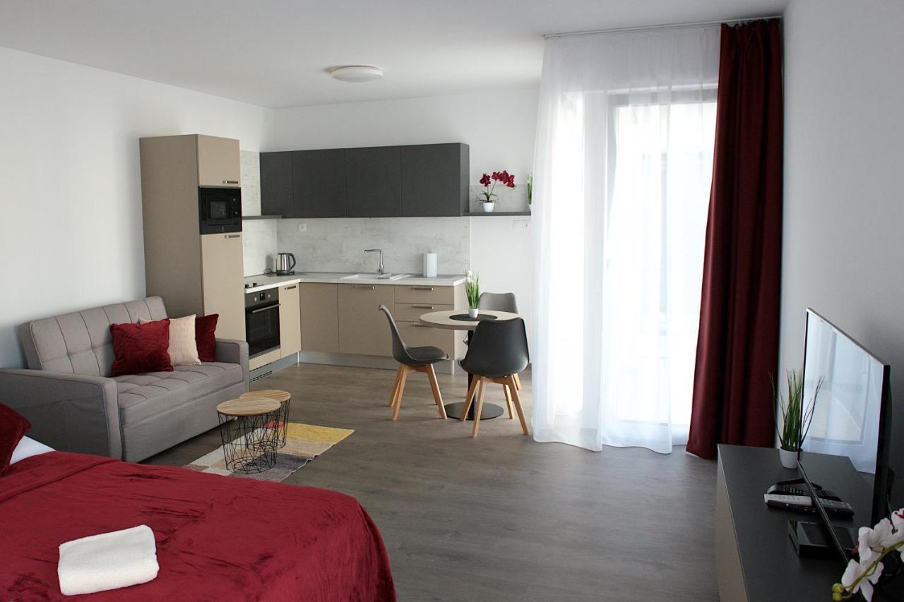 Apartman Greenbay Golf Тренчин Экстерьер фото