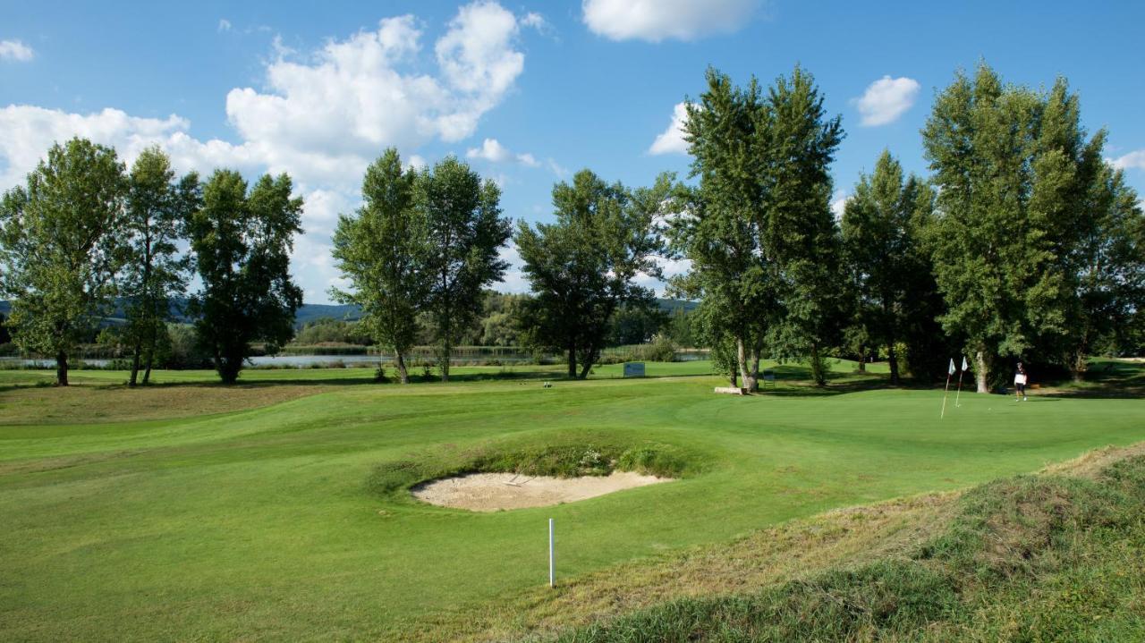 Apartman Greenbay Golf Тренчин Экстерьер фото