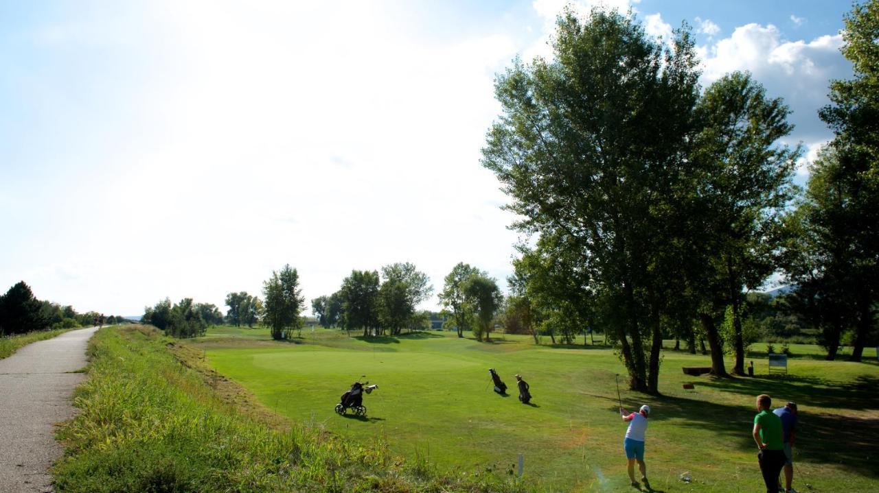 Apartman Greenbay Golf Тренчин Экстерьер фото